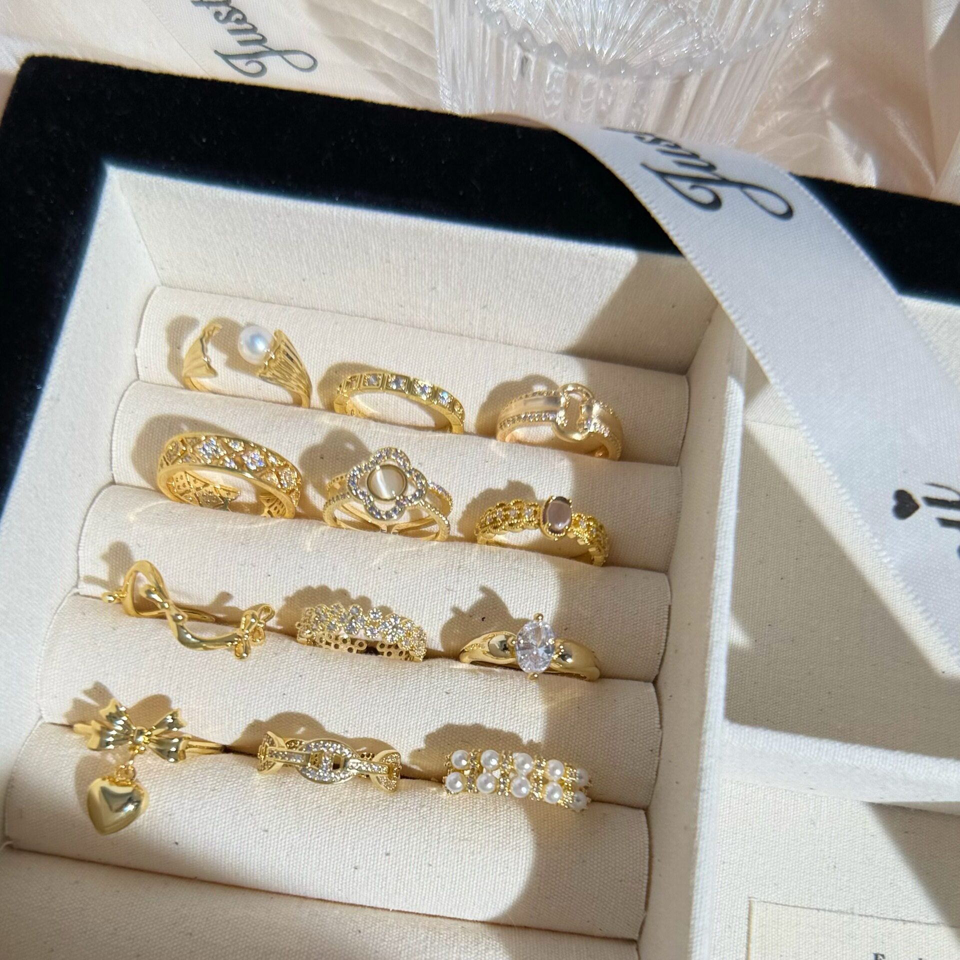 电镀真金时尚轻奢满钻花朵戒指