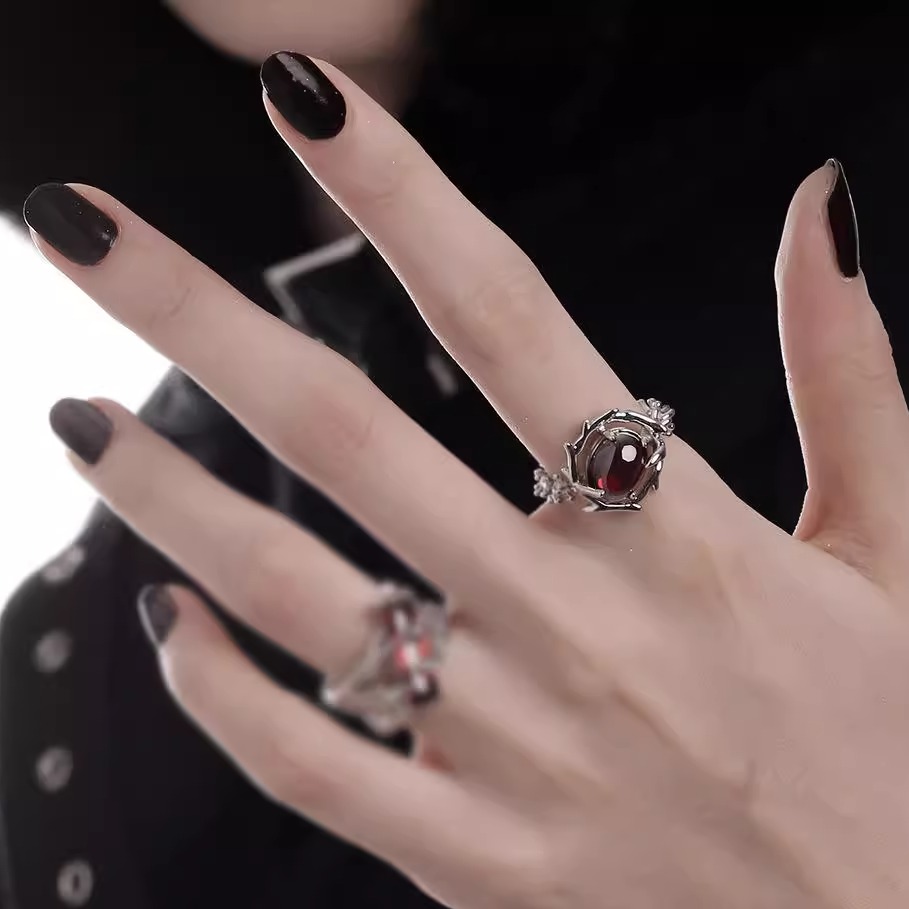 原创戒指女小众高级轻奢荆棘红色玛瑙宝石暗黑系潮酷百搭开口指环