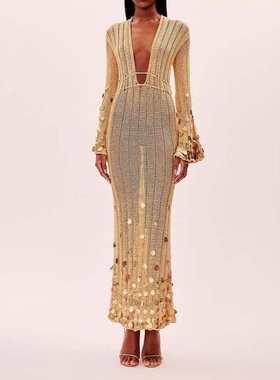 Sexy deep V-neck long dress with flared sleeves亮片连衣裙