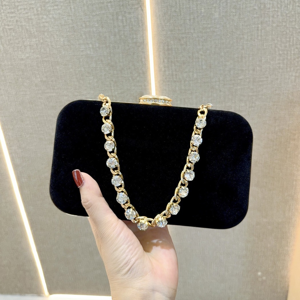 Diamond encrusted shoulder crossbody dinner bag镶钻手拿包