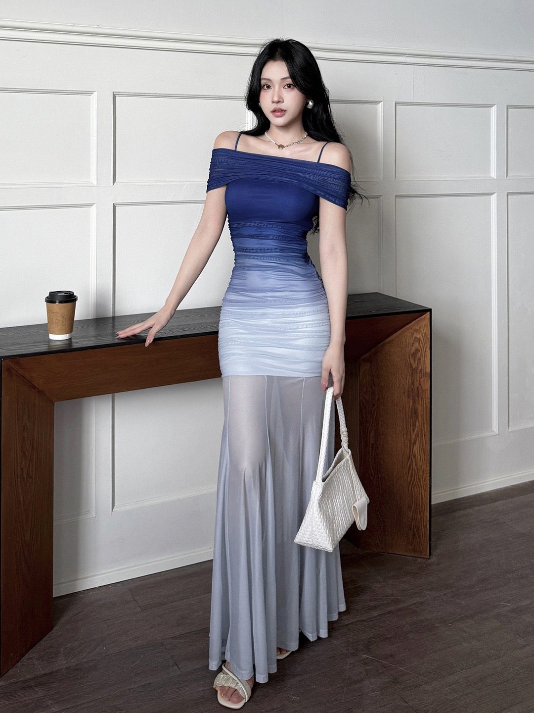 Sexy solid color halter dress性感一字肩露背连衣裙