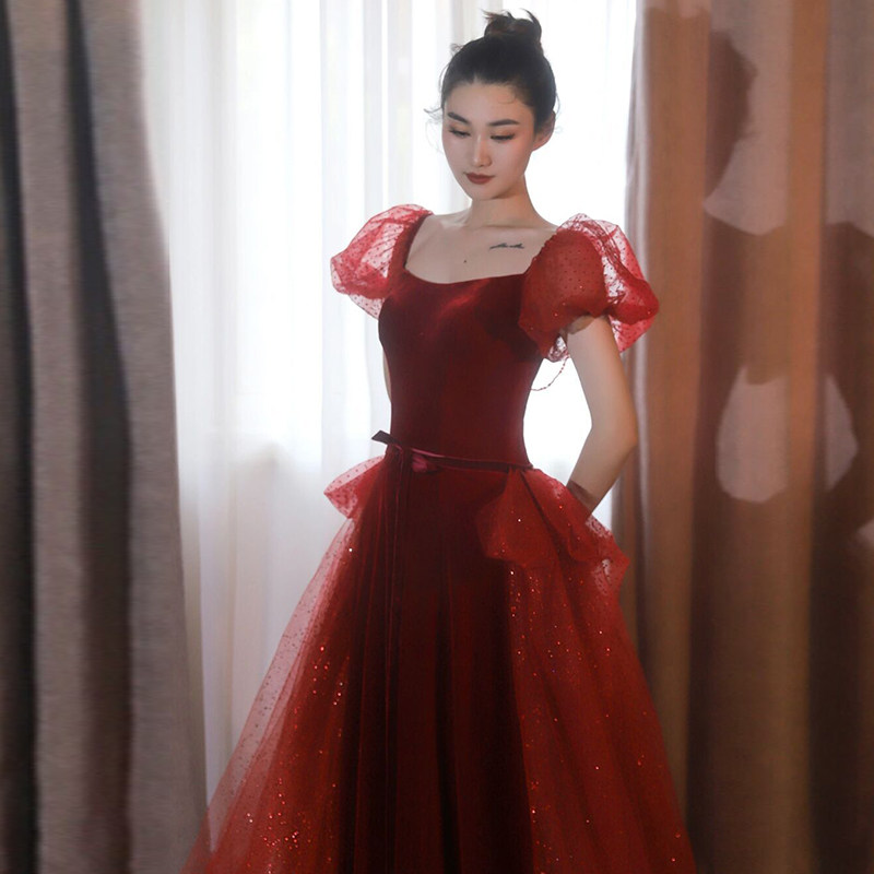 敬酒服新娘2023新款结婚红色晚礼服连衣裙订婚高端轻奢小众轻婚纱