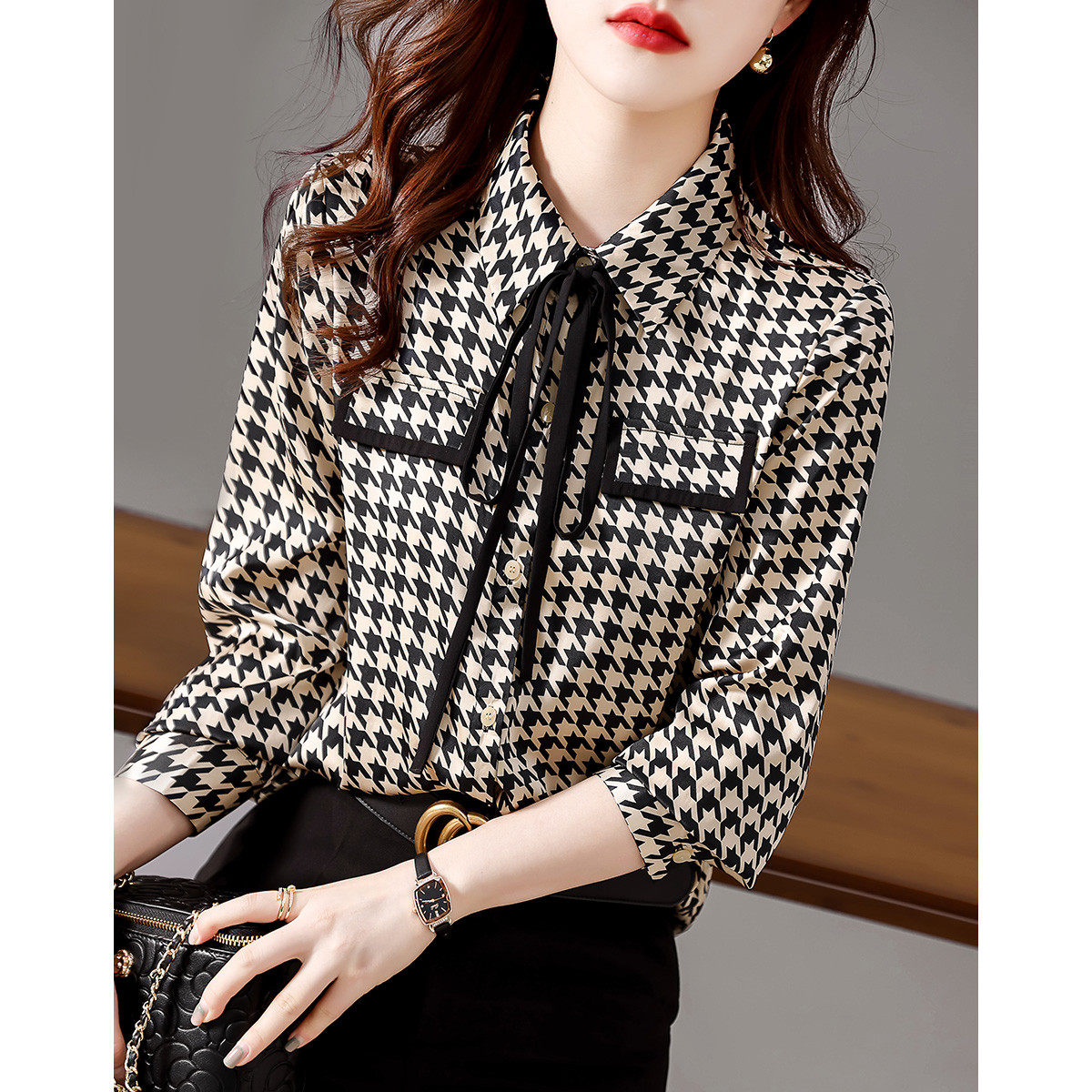 THE ORIGINAL FOREIGN TRADE ORDER THE DOMESTIC PURCHASING DISCOUNT THE REMAINING SINGLE EXPORT EUROPEAN GOODS ELEGANT AGE REDUCTION HOUNDSTOOTH SPLICING THIN BLOUSES