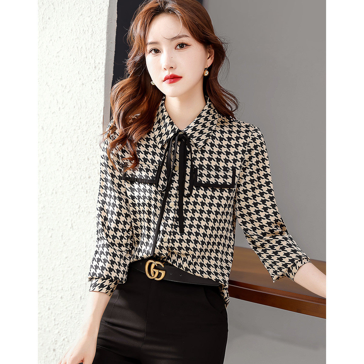 THE ORIGINAL FOREIGN TRADE ORDER THE DOMESTIC PURCHASING DISCOUNT THE REMAINING SINGLE EXPORT EUROPEAN GOODS ELEGANT AGE REDUCTION HOUNDSTOOTH SPLICING THIN BLOUSES