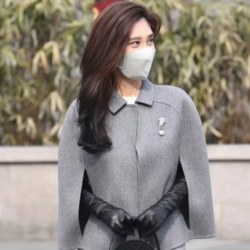 女士斗篷大衣秋冬短款小个子