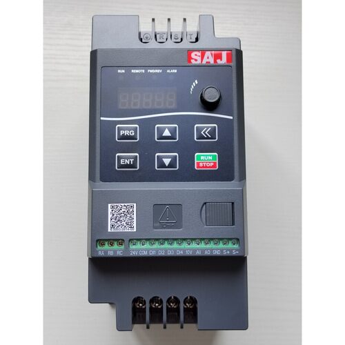 SAJ三晶变频器VM600G-4T004三相380V电机调速控制器2S1R5 220单相