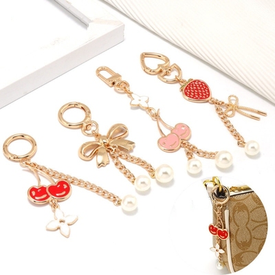适用蔻驰樱桃包包挂件车厘子钥匙扣手提包创意女士礼物汽车装饰