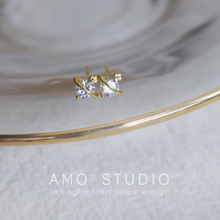 迷你控 土星环绕925纯银 超立体哦~镶嵌锆石 可爱小行星耳钉耳饰