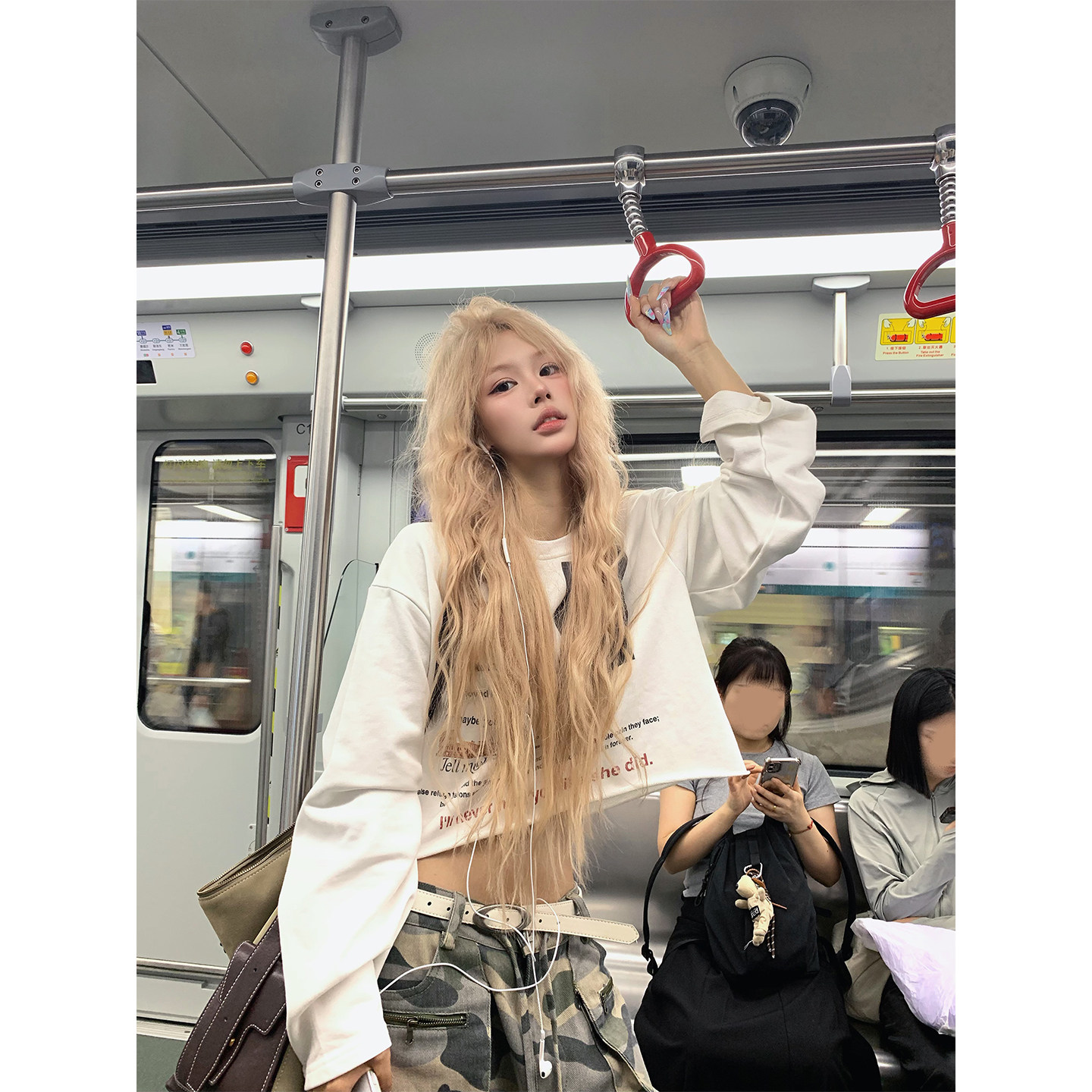NECOYEP 美式字母印花卷边圆领长袖T恤女春秋宽松百搭露脐短上衣