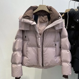 短款连帽棉服女2026春节新款撞色小个子宽松背带面包服保暖外套