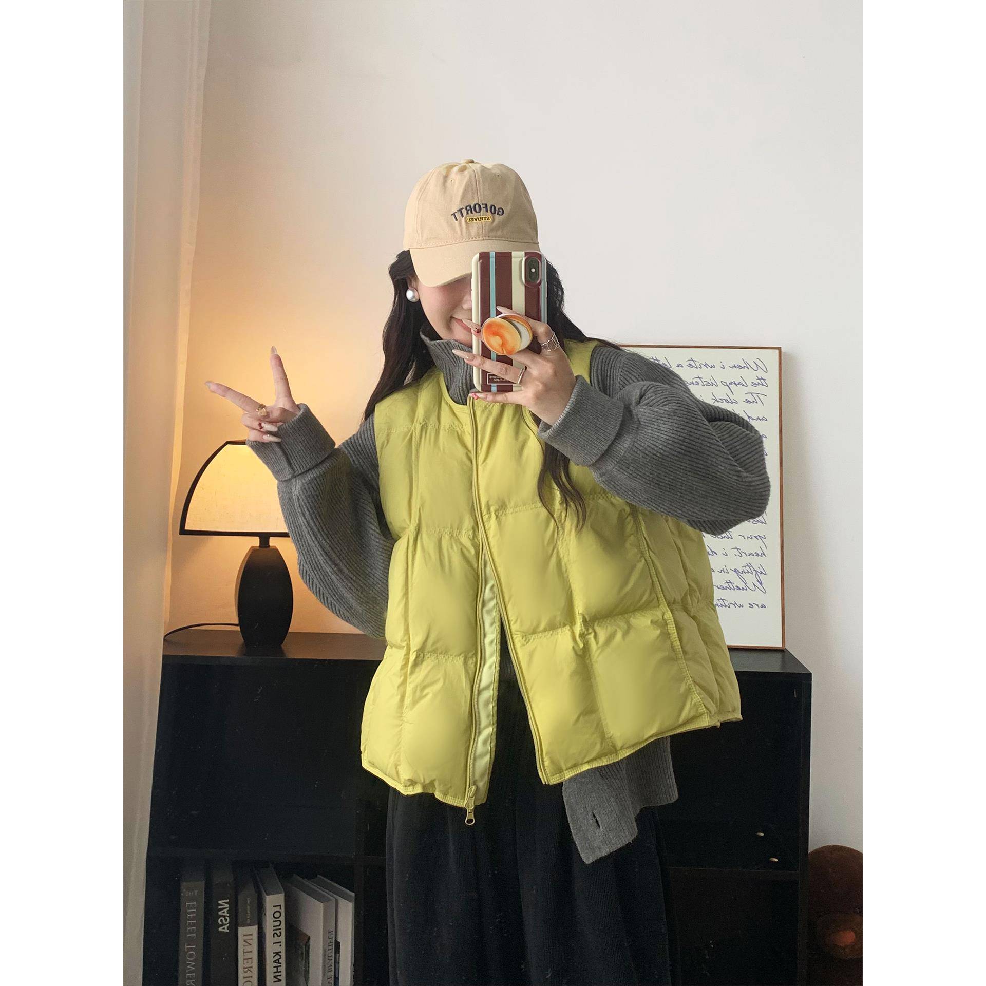 2025秋冬新款圆领宽松白色鸭绒背心韩式女式短马甲背心羽绒服