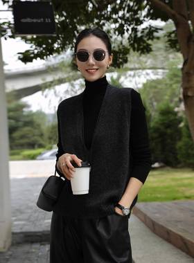 周粥洋气灰色羊毛内搭叠穿马甲2025年秋冬新款时尚V领针织背心女