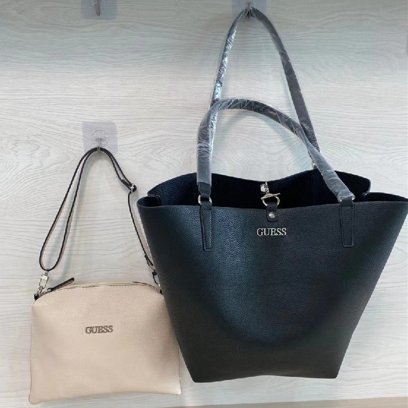 guess2022欧美新款时尚质感老花印花手提水桶包大容量单肩女包