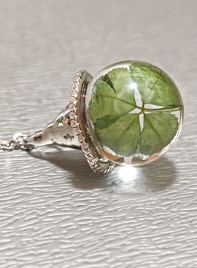 万圣节幸运四叶草原创设计项链女款锁骨链小众高级感轻奢气质颈链