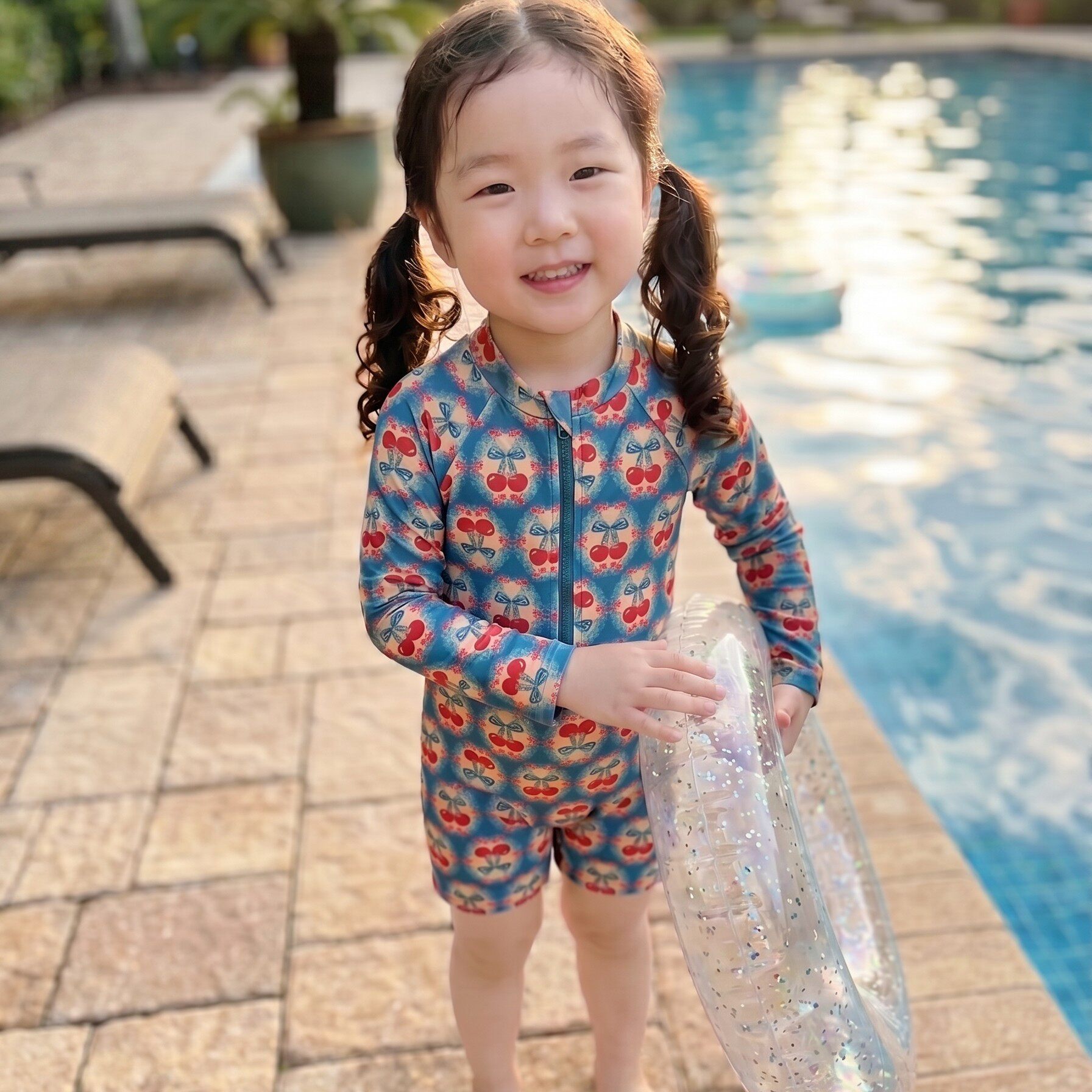 儿童泳衣2026新款女童蓝底樱桃印花速干拉链泳装宝宝长袖连体泳衣