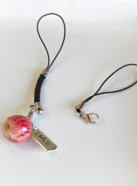 自制手作可爱小苹果手机编织挂链适用于包包U盘挂坠耳机壳挂饰