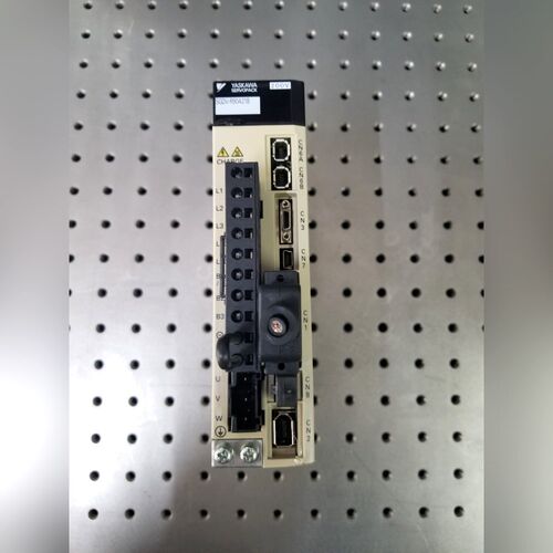 安川驱动器SGDV-R90A21B成色新净外壳上盖有破损 议价
