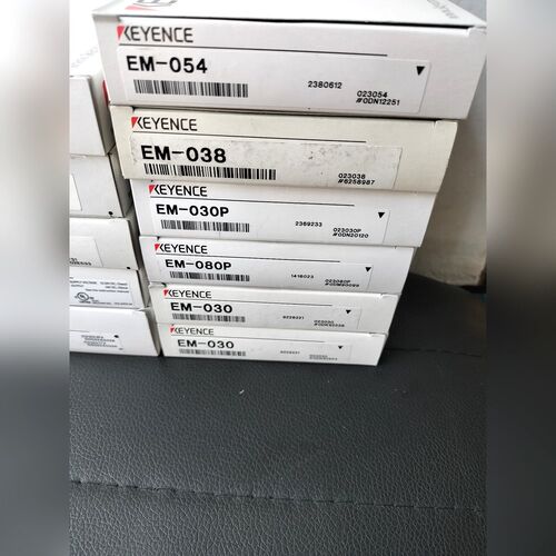 EM-038EM-030基恩士接近开关各有一个原装 议价