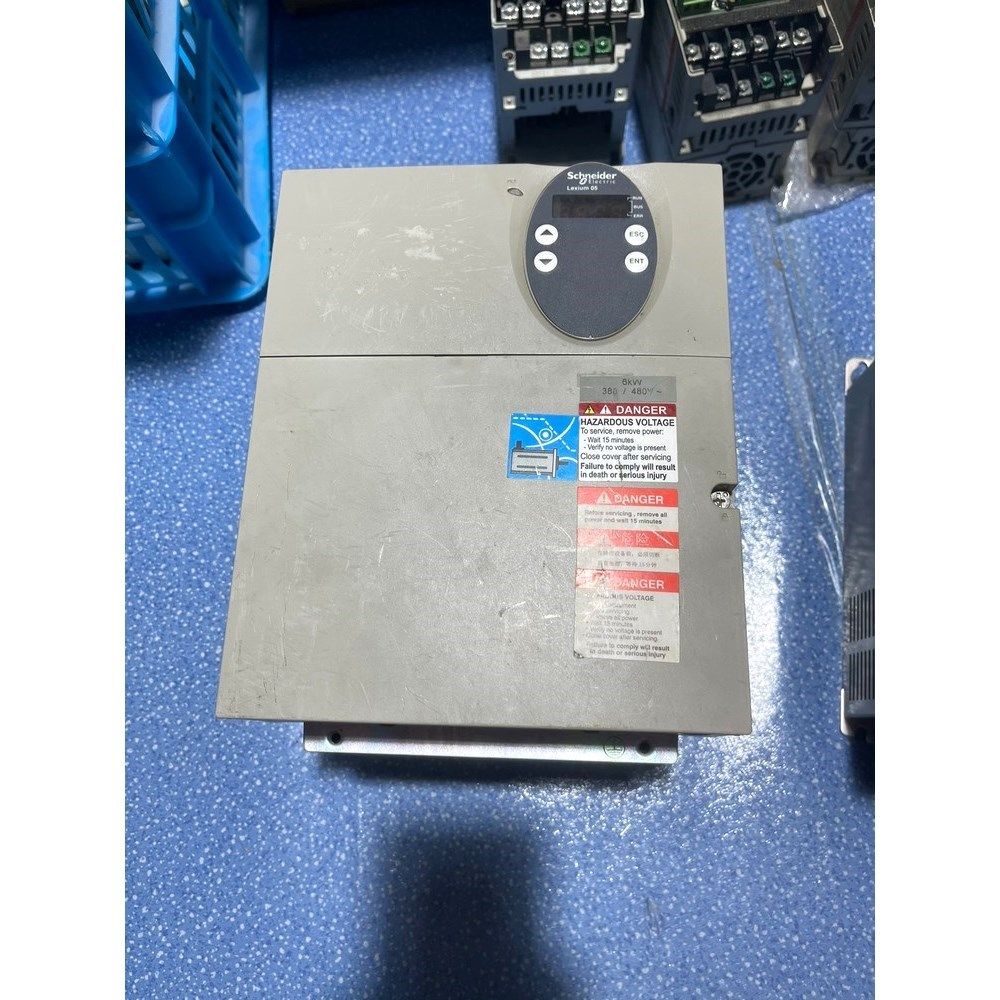 LXM05CD57N4施耐德伺服驱动器 包好用 6KW 议价