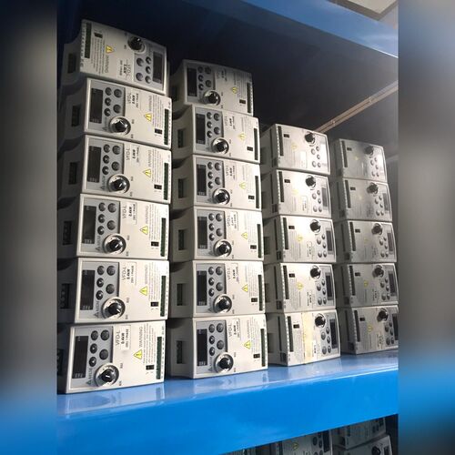 9新以上变频器VFD004L21A 0.4KW 220V 议价