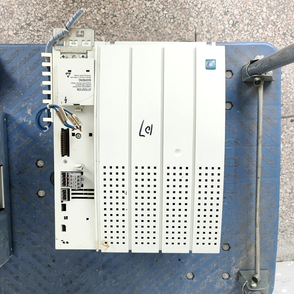 伦茨变频器E82EV153K4B2018200 ve 议价