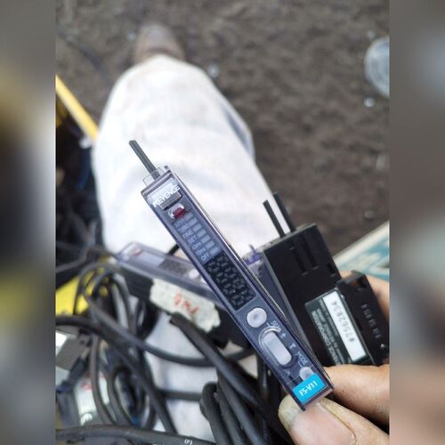 99新基恩士光纤放大器FS-V11功能正常包好成色实拍如 议价