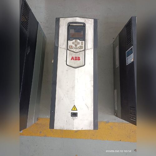 变频器ACS880-01-045A-3成色漂亮可充新包好保证 议价