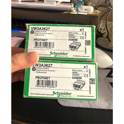 施耐德附件 VW3A3627 两个原装便宜出. 议价