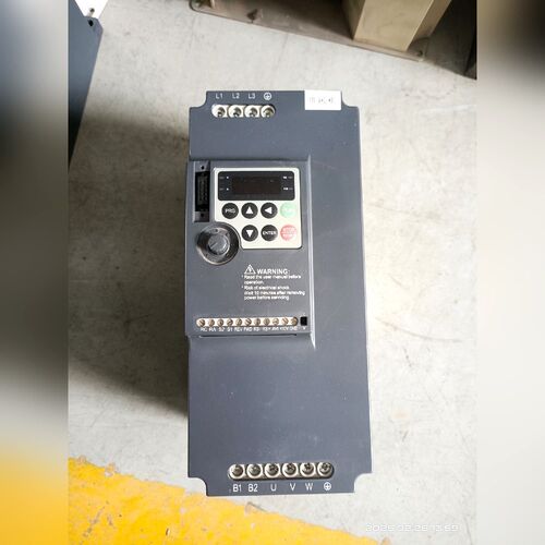 众辰变频器11KWNZ200-11G15P-4实物拍摄 议价