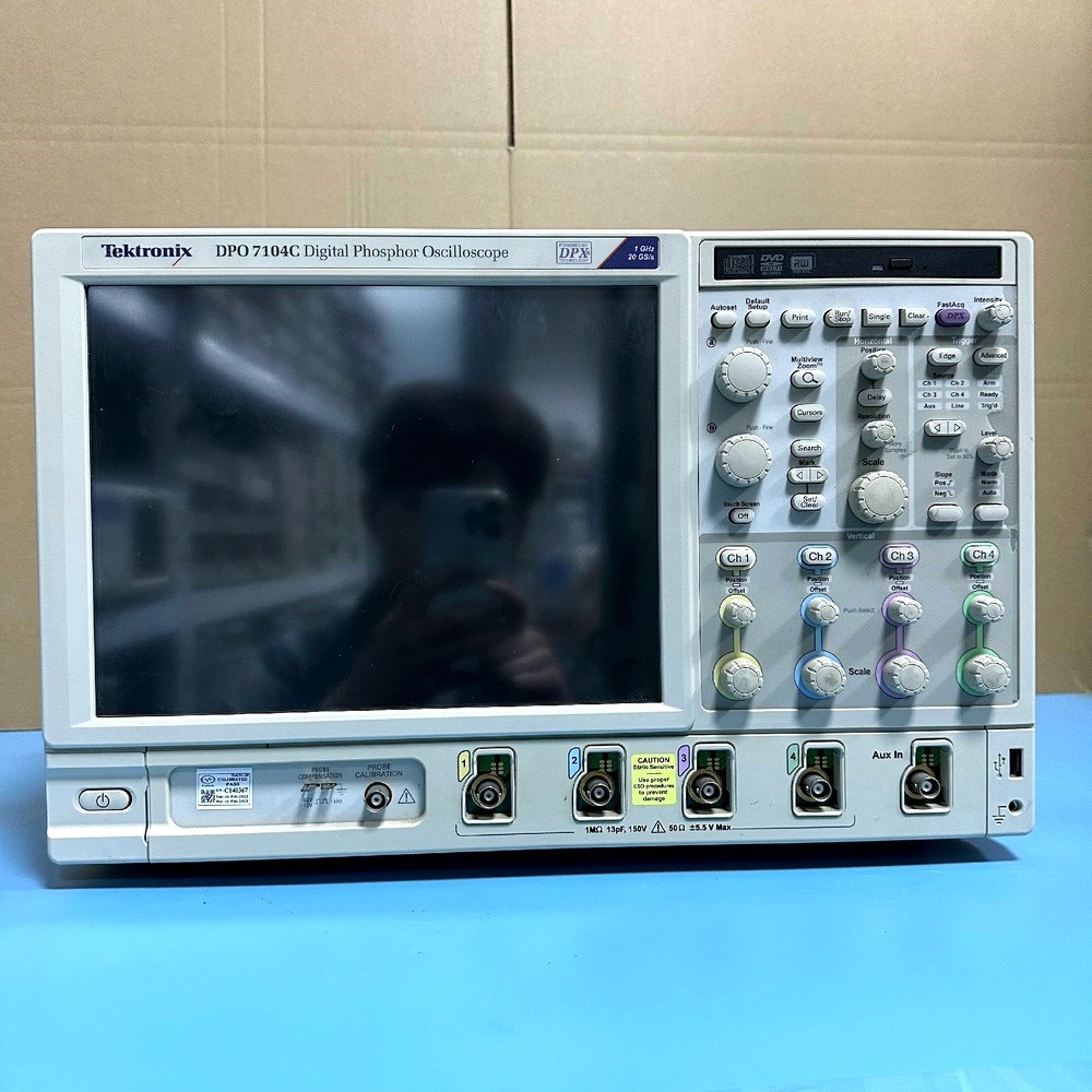 泰克DPO7104C 带宽1GHz 采样率20GS 议价