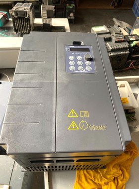 V800-18. 5KWG22KWP-3P 深圳变频器 议价