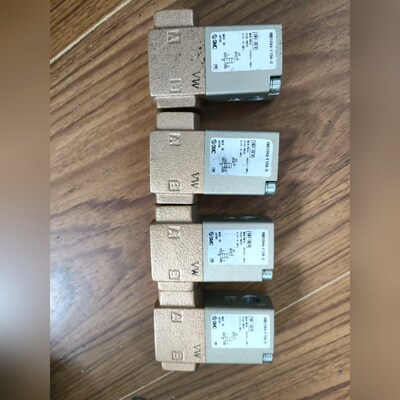 工程剩余SMC电磁阀VNB104A-F10A没有包装便宜处理 议价