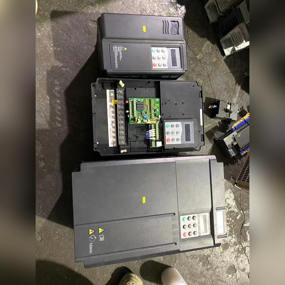 CS710-4T30GB-ZL 30kw 上盖破了一点 议价