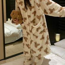 女士秋冬季宽松风睡袍舒适珊瑚绒柔软保暖厚实连帽睡裙可外穿套装