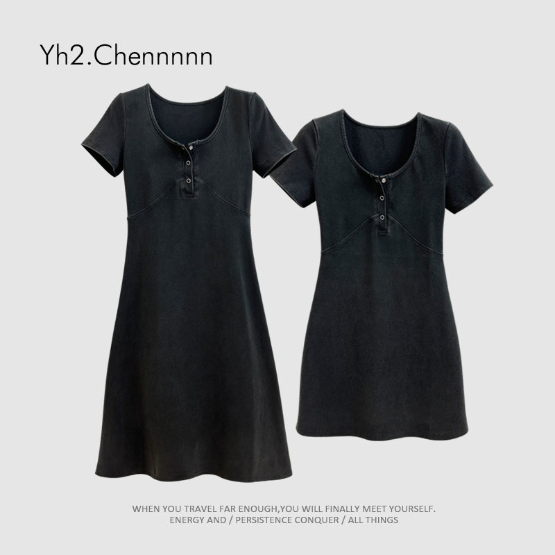 雪花工艺收腰显瘦方领魔法小黑裙