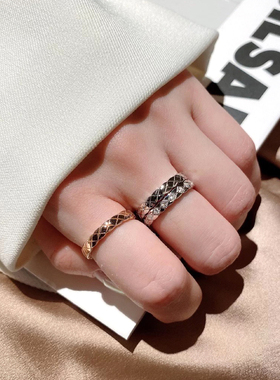 欧美百搭窄版叠戴菱格纹戒指女ins风镶钻食指戒指环男女情侣对戒