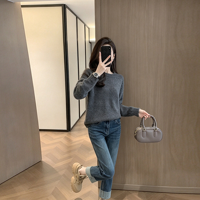 圆领长袖针织毛衣女秋冬套头时尚气质休闲宽松百搭慵懒风打底衫潮