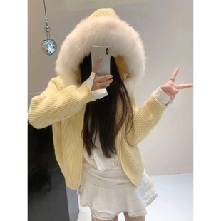 大毛领针织连帽开衫女宽松洋气保暖短款拉链衫高级感秋冬毛衣外套