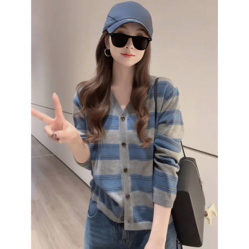 秋冬V领条纹拼色时尚针织外套