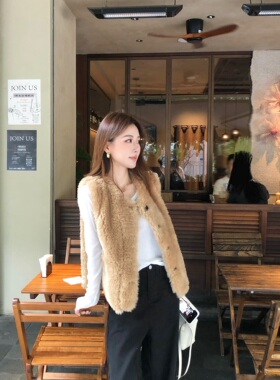 AF Boutique 2025秋冬“韩女马甲”皮毛一体马甲圆领宽松女