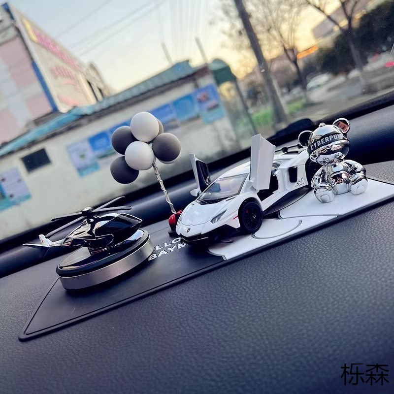 &车内饰品摆件新款太阳能转动飞机车载香水香薰车上中控台装饰@