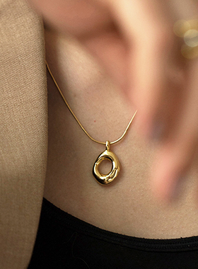 UNFOLDS金色蛇骨链女不规则圆形吊坠小众轻奢链条素链项链63 OAK