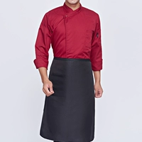 Красный лонгслив, черный цветной фартук