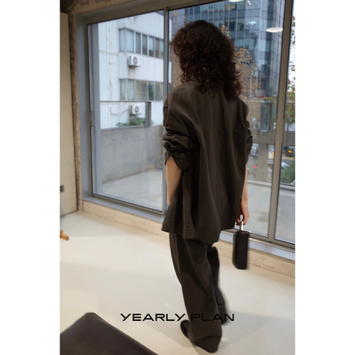 设计师品牌YEARLYPLAN24春季新款复古宽肩裁剪棉麻混纺西装外套