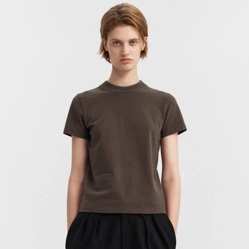 计师品牌YEARLYPLAN24冬季新款女士简约百搭合身版型圆领短袖T恤