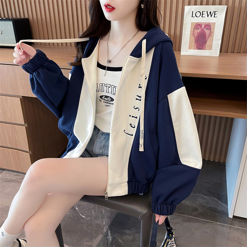 初秋装薄款外套女2025春秋韩版宽松学生大码撞色拼接连帽开衫卫衣