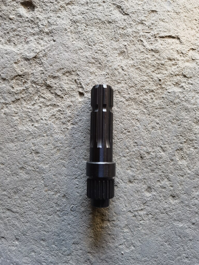 福田欧豹1204 1304 1454拖拉机动力输出轴头8/21键雷沃后输出轴