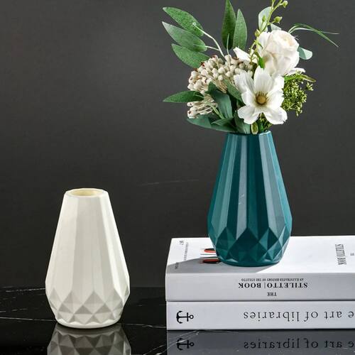 Diamond Shaped Flower Vase Fashion Imitation Ceramic Plastic