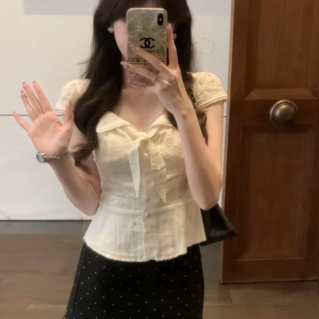 法式独特少女纯欲风白色