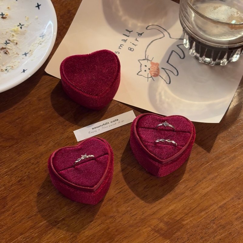 “玫瑰红植绒爱心戒指盒”求婚订婚表白好意头心形结婚包装首饰盒